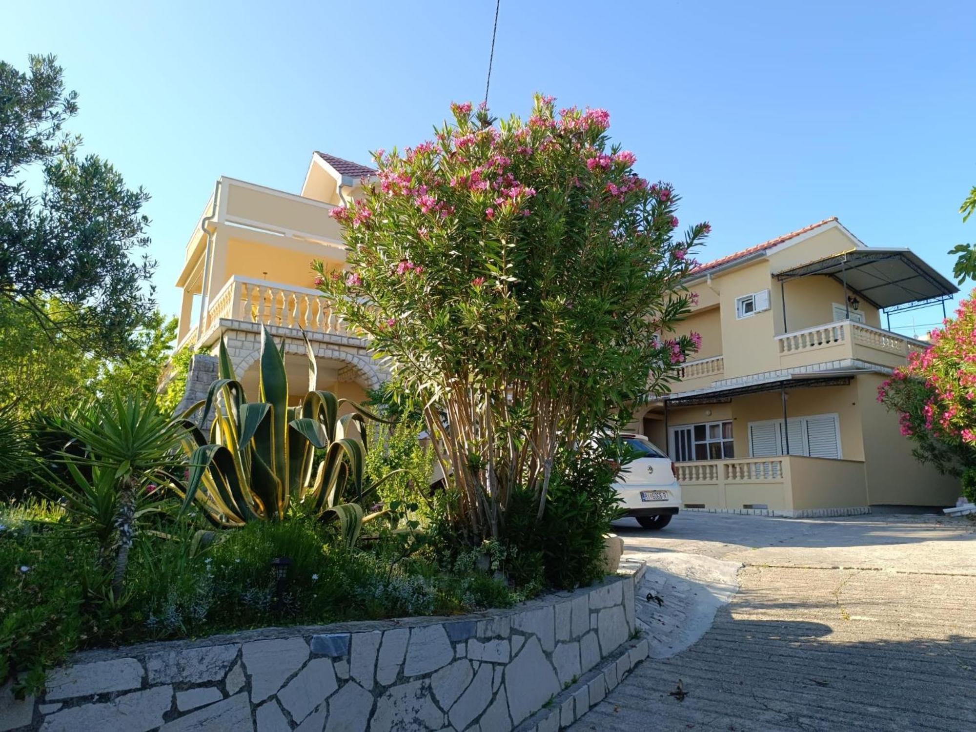 Banjol Apartman Haus Maja מראה חיצוני תמונה